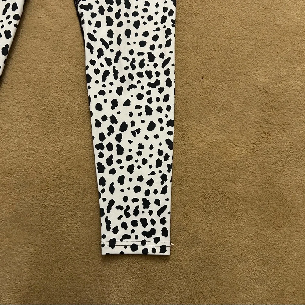 Balance Athletica Ascend Snow Leopard leggings - Picture 4 of 9